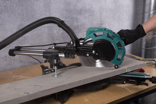 VONROC afkortzaag en verstekzaag – 2000W – Ø216MM - Laser voor perfecte zaaglijn – Extra zaagbreedte 340mm – Incl. zaagblad & werkstukklem