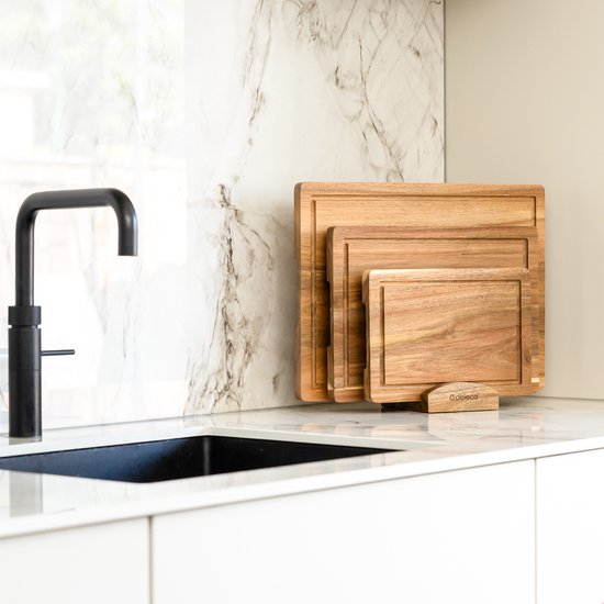 Deleca 3-Delige Snijplankenset met Houder (40x30 / 33x24 / 26x18 cm) - Voor Keuken, Snijplanken, Serveerplank, Kaasplank, Borrelplank en Tapasplank - Snijplank Acacia Hout