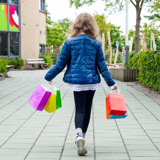 Partizzle 24x Uitdeelzakjes van Papier - Snoepzakjes voor Kinderen - Uitdeeltasjes Kinderfeestje Verjaardag - Klein Speelgoed Cadeauzakjes - Carnaval Snoep Uitdeelcadeautjes Fidget Toys Traktatie Zakjes - 21x15 cm