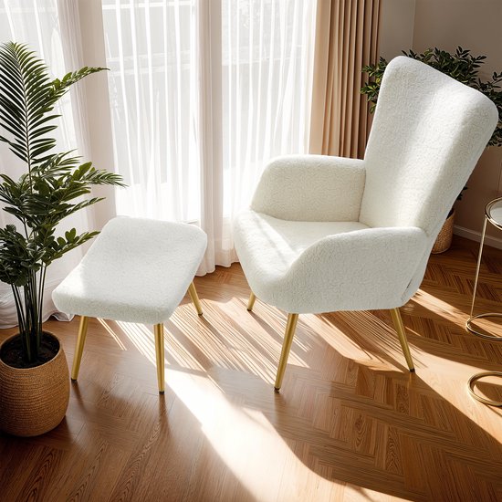 tectake® Oorfauteuil in Scandinavische stijl - Met hocker - Teddystoel Hygge - Stoel voor woonkamer, slaapkamer - Loungefauteuil - Goud metalen poten - Draagvermogen tot 150 kg - Crème