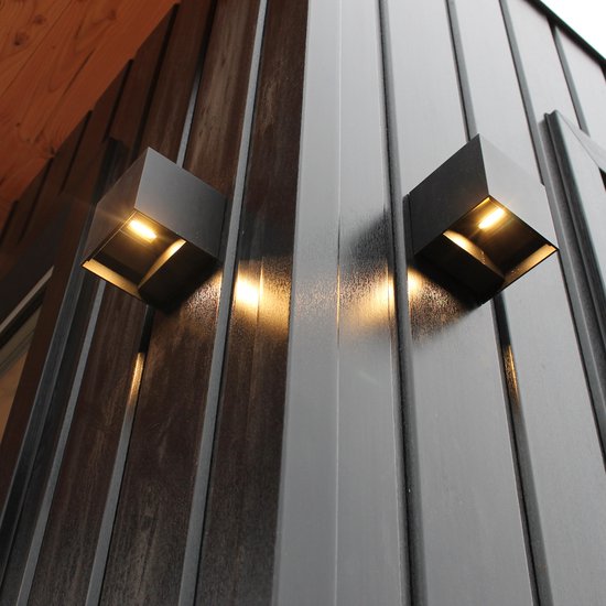 Reach Up&Down Muurlamp Zwart kubus met LED
