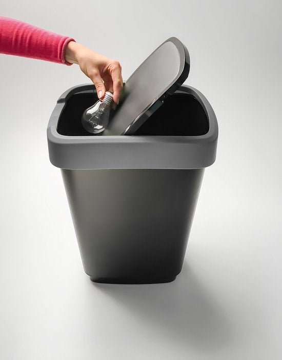 Rotho Twist Prullenbak- 50L - 60,2cm - Met Kanteldeksel - Zilver/Zwart