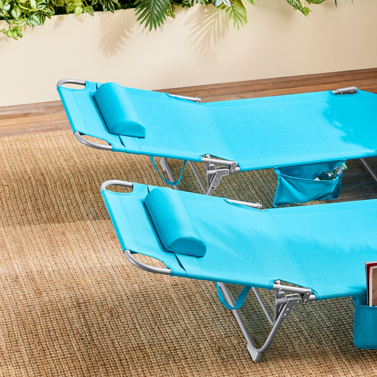 SoBuy Ligstoel Blauw – Opvouwbare Verstelbare Tuinligstoel met Hoofdsteun en Opbergzak – 57 x 72 x 14 cm Ingeklapt