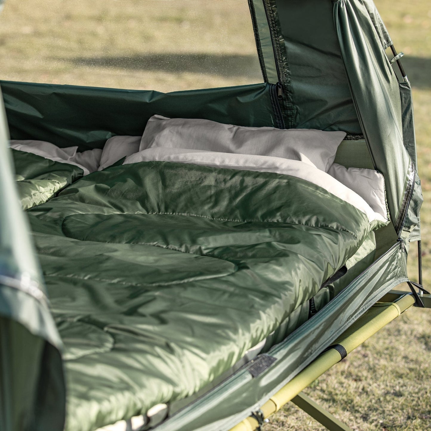SoBuy – Campingbed Met Tent 2 Personen – 193 x 145 x 188 cm & 7-In-1 Set – Inclusief Luchtbed Schlafsäcken En Voetpomp – Voor Outdoor En Festivals – Groen Polyester En Metaal