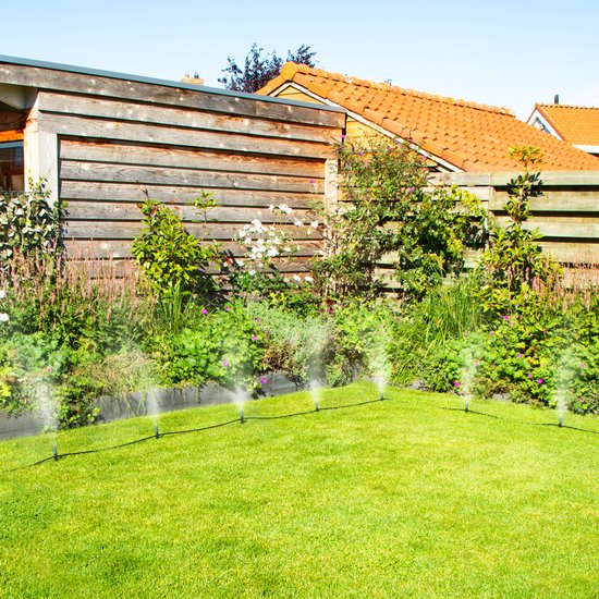 VONROC Irrigatiesysteem - 3 sprinkler standen: sproeien, druppelen & vernevelen - modulair systeem incl. 15m slang, 10x sproeikop, 10x slanghouder & universele snelkoppeling