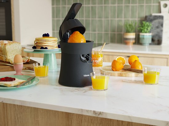 Tristar Citruspers Elektrisch - CP-3015 - 120W - Incl. 2 perskegels, pulpfilter, druppelstop, pershendel - Zwart