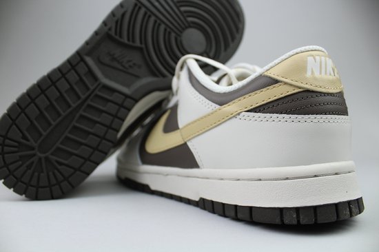 Nike Dunk Low 'Ironstone Sesame' maat 38.5.