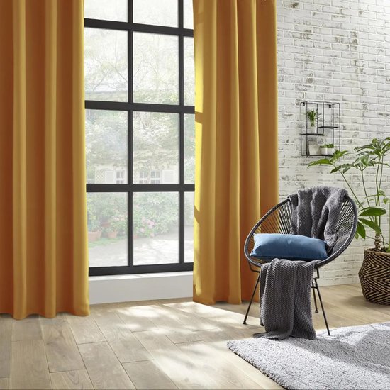 Atmosphera set van 2 Oker verduisteringsgordijnen 135x240cm - Kant en klaar met ringen - Gordijn raambekleding - 2 stuks oker