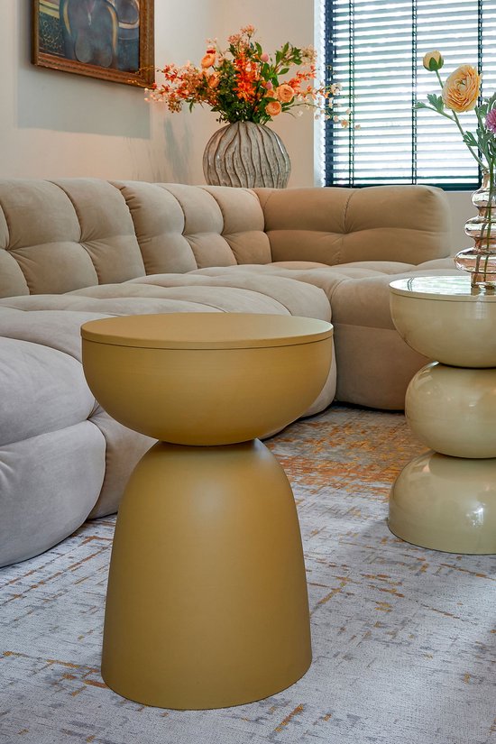 Mica Decorations Elliot Tafel - Salontafel Compact en Lichtgewicht - Nachtkastje met IJzeren Design - Bijzettafel voor de Woonkamer - Rond Tafelblad - H45 x Ø32 cm - Okergeel