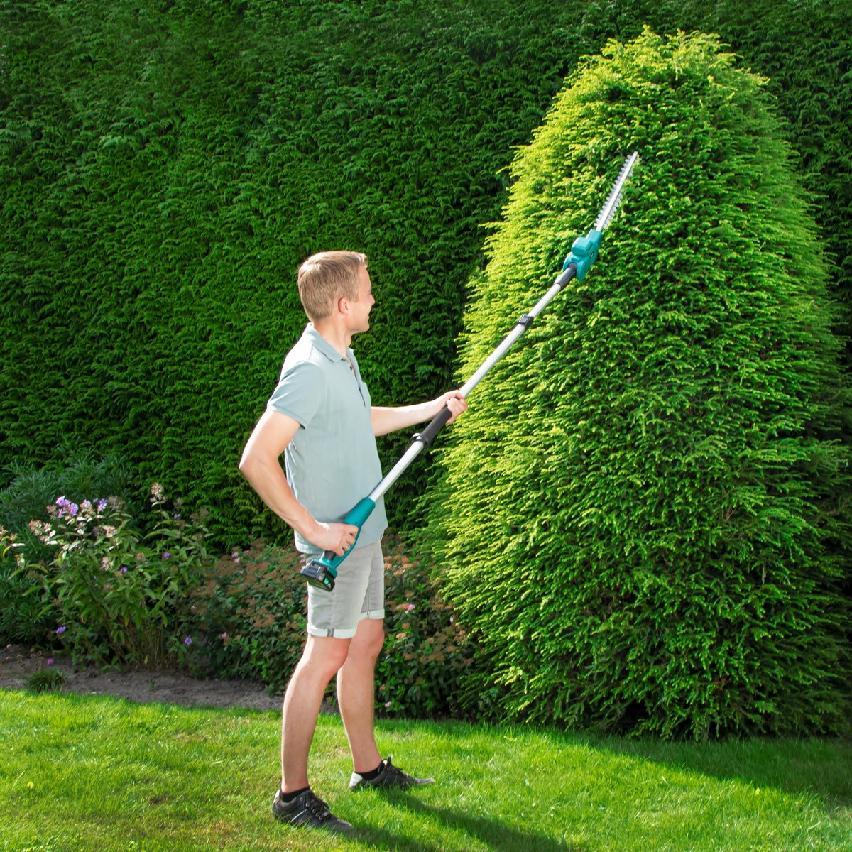 VONROC Telescopische Accu Heggenschaar 20V - Kantelbaar blad - Traploos verstelbaar - Groen