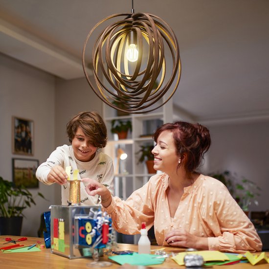 Philips LED lamp - Standaard lampvorm met E27 fitting - Warmwit licht: 2700K - 40W - Helder glas - 6-pack