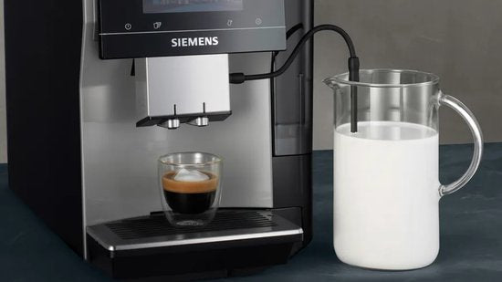 Siemens EQ700 Volautomatische espressomachine - 2,4 l - Zwart en zilver