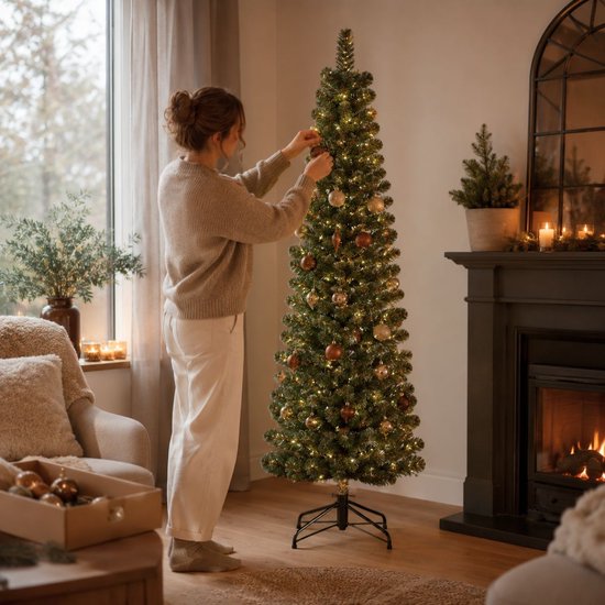 Black Box Trees Charlton Slanke Boom - Kerstboom Pilaarvormig met Scharnierconstructie - Kerstversiering met Natuurlijke PVC Naalden - Kunstboom Slank Model - H215 x Ø56 cm - Groen