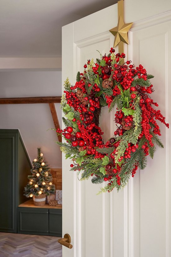 Mica Decorations Norah Kerstkrans met Dennenappels - Kerstversiering met Traditionele Look - Deurkrans voor in de Hal of bij de Voordeur - H13 x Ø50 cm - Rood en Groen