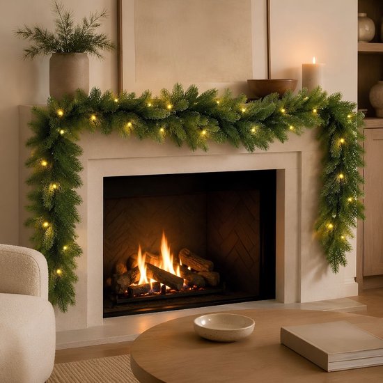 Black Box Trees Nagoya Guirlande met LED Verlichting - Kerstversiering voor Sfeervolle Decoratie - Kerstslingers met 30 Warmwitte LED's - Decoratie voor Binnen - 180 x Ø20 cm - Groen