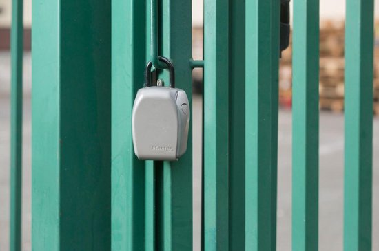Master Lock Versterkte sleutelkluis voor aan de muur 5414EURD