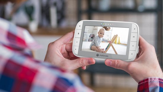 Motorola Nursery Babyfoon met Camera - Baby Monitor VM 55 - Baby Camera met Kleuren Display, Tweeweg Communicatie en Infrarood Nachtvisie - 300M Bereik - Inzoomen, Kantelen en Draaien