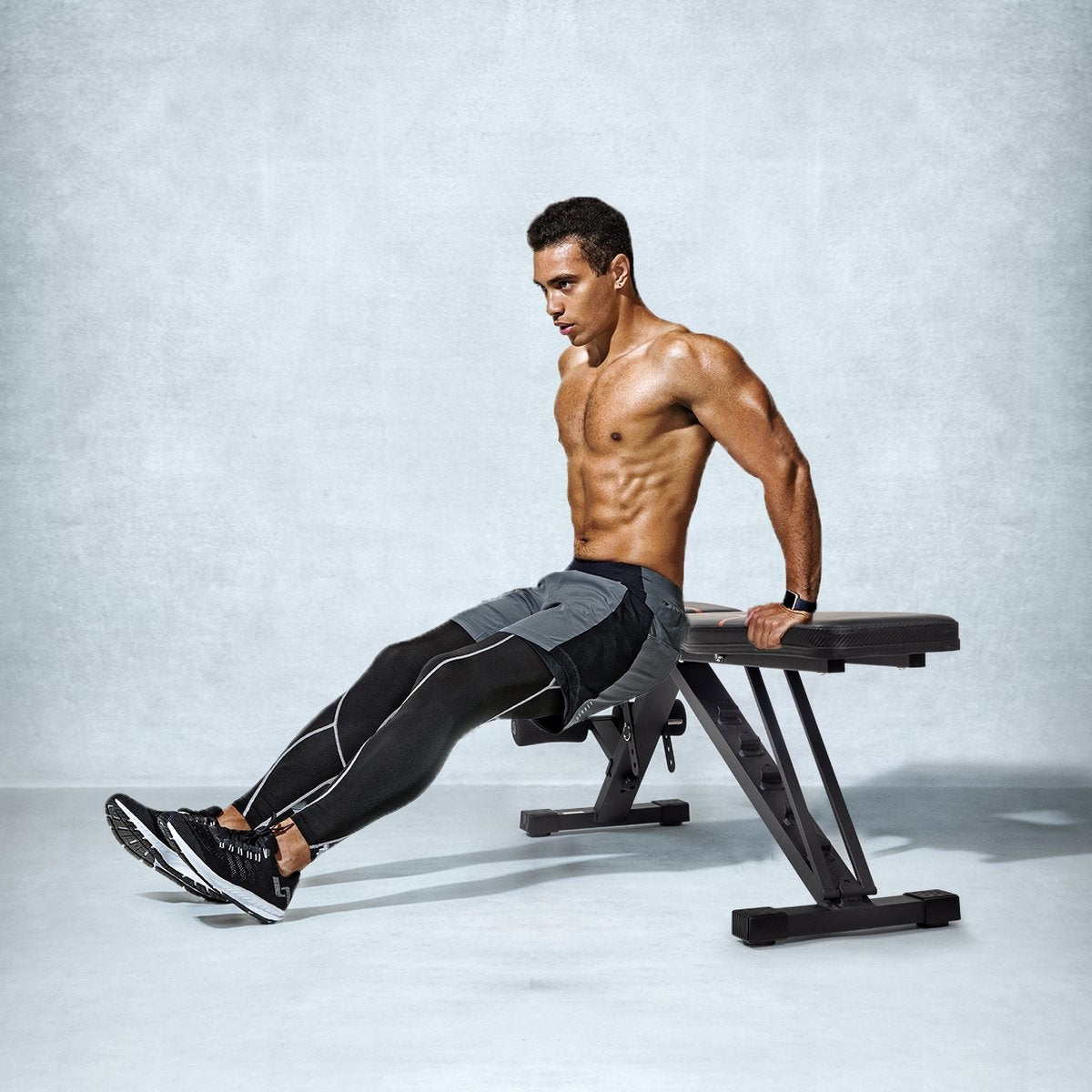 LifeGoods Fitness Halterbank - Fitnessbank - Bench Press - Trainingsbank - Verstelbaar - Inklapbaar - Zwart/Rood