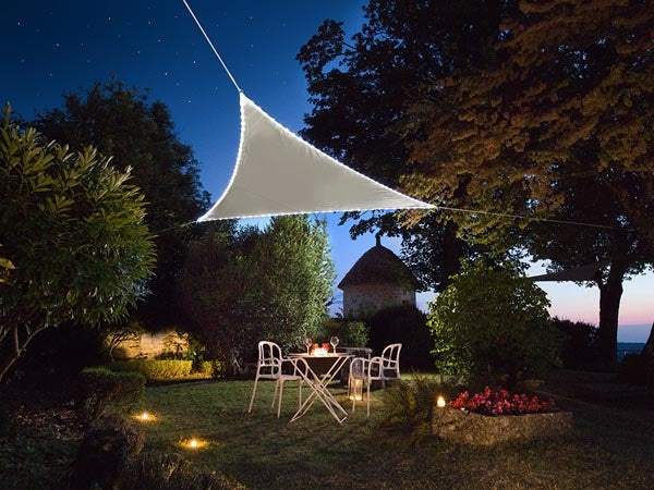 Perel Schaduwdoek met 107 leds, waterafstotend, 3.6 x 3.6 x 3.6 m, 160 g/m², IP44, zonne-energie, polyester, driehoek, taupe