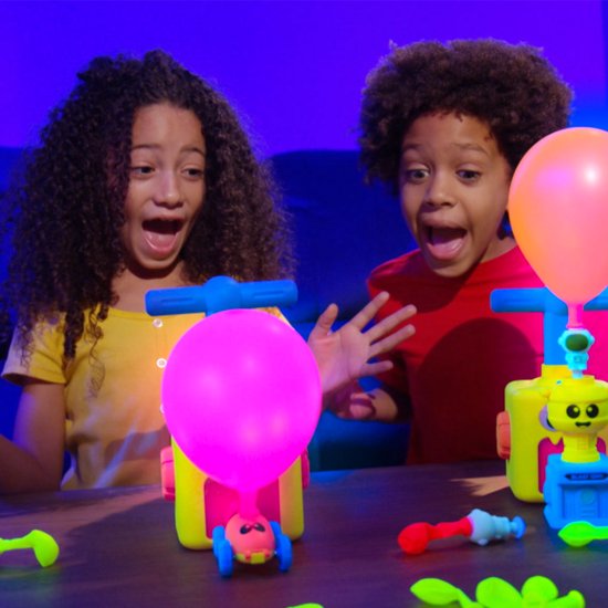 Mediashop Balloon Zoom - Ballon-auto-speelgoed voor kinderen vanaf 3 jaar - inclusief auto en raketmodus - gloeit in het donker