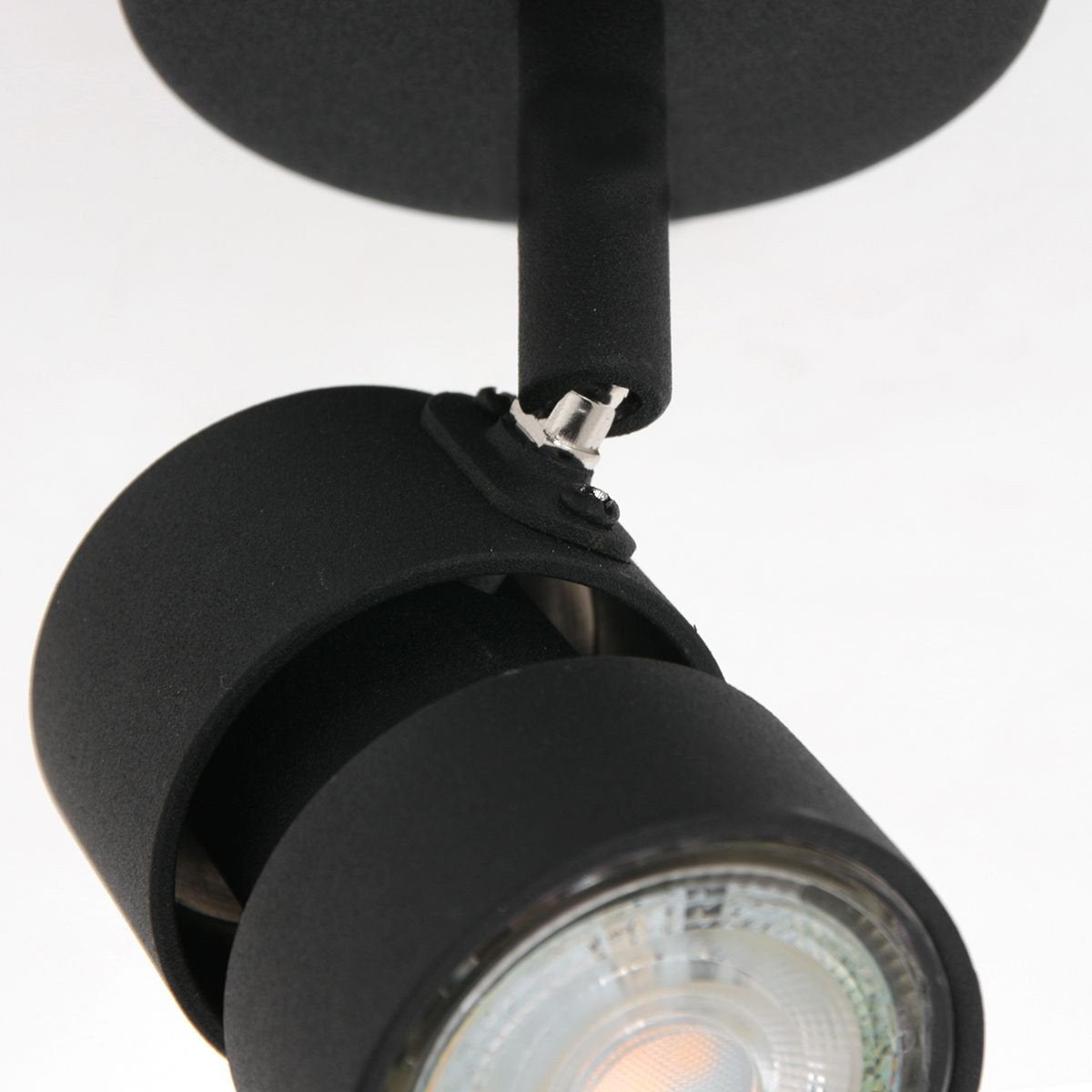 Spot Natasja 7901ZW zwarte 1-lichts spot van metaal met dimbare GU10 lichtbron, modern en draaibaar, geschikt voor binnen gebruik, Steinhauer