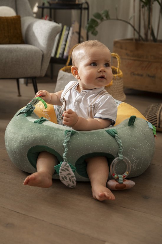 Sophie de giraf Baby Seat & Play - Babystoel met activiteiten - Baby speelgoed - Kraamcadeau - Babyshower cadeau - Vanaf 3 maanden - 27 x 55 x 50 cm