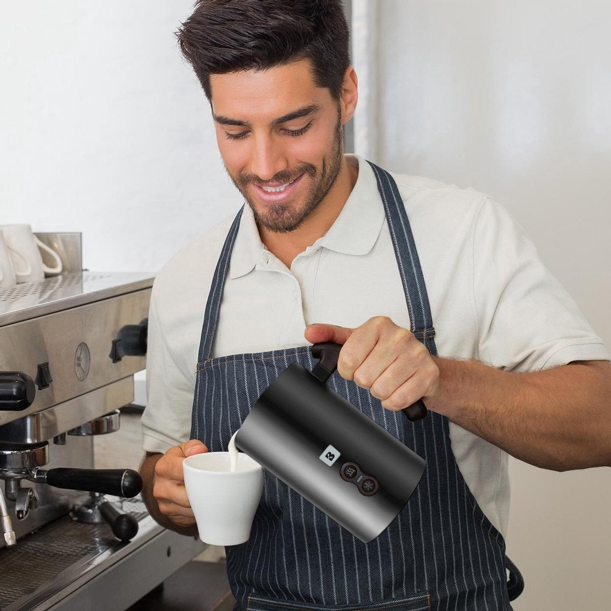 KitchenBrothers Elektrische Melkopschuimer - Voor Cappuccino en Latte - Handige Melkschuimer - Zwart