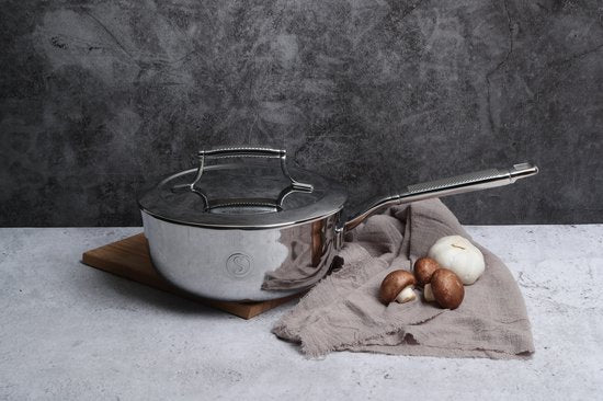 Saveur Selects – Voyage serie - Steelpan 20 cm - pfas vrij Steelpan - Tri-ply RVS - Geschikt voor Inductie en alle andere warmtebronnen - Ovenbestendig tot 260°C – Vaatwasserbestendig - Teflon vrij
