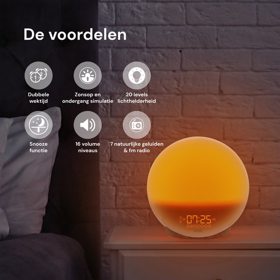 DistinQ Wake-Up Light – Wekkerradio met dubbele wektijd – Slaaphulp met USB aansluiting - Houtkleurig