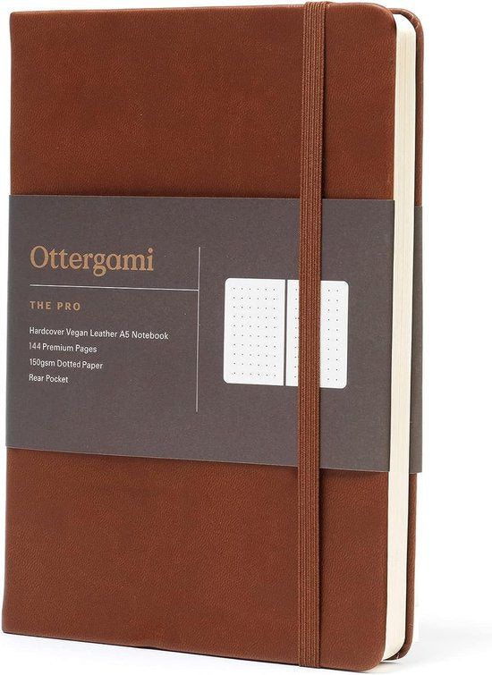 Ottergami Notitieboek A5 - Notebook Journal met Puntjes - Hoogwaardig Dik Papier 150g/m² - 144 pagina’s - Bullet Journal Bruin Dagboek - Vegan Lederen Kaft Brown - Hardcover - Back To School