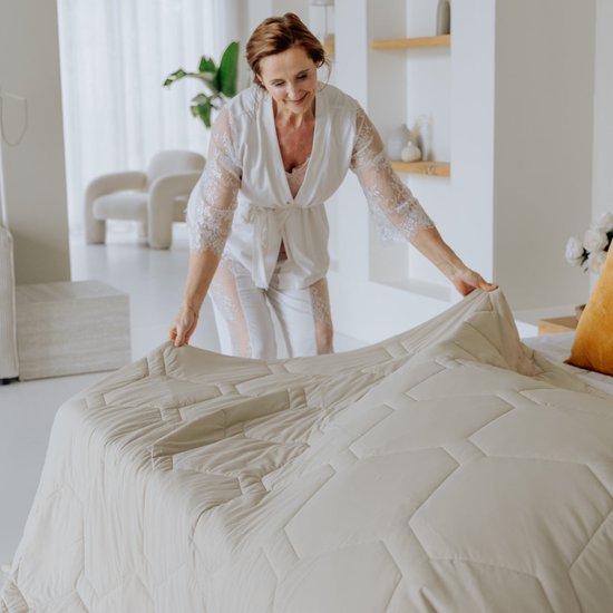 HappyBed Dekbed zonder overtrek 240x220 - Wasbaar Zomerdekbed - Bedrukt dekbed zonder hoes - Hoesloos Dekbed - Lits Jumeaux - Taupe
