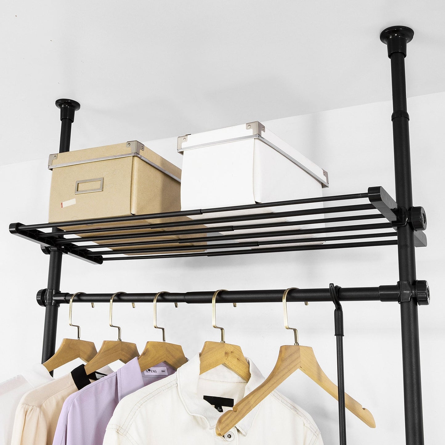 SoBuy Kledingrek - 1 Bar 3 Planken En 1 Vorkkleding - 52-80 x 233-300 cm – Zwart