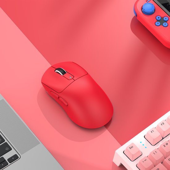 ATTACK SHARK Draadloze Gaming Muis - Bedraad/2.4G/BT5.4 - Lichtgewicht 49G - PAW3395 - 26000DPI - Rood