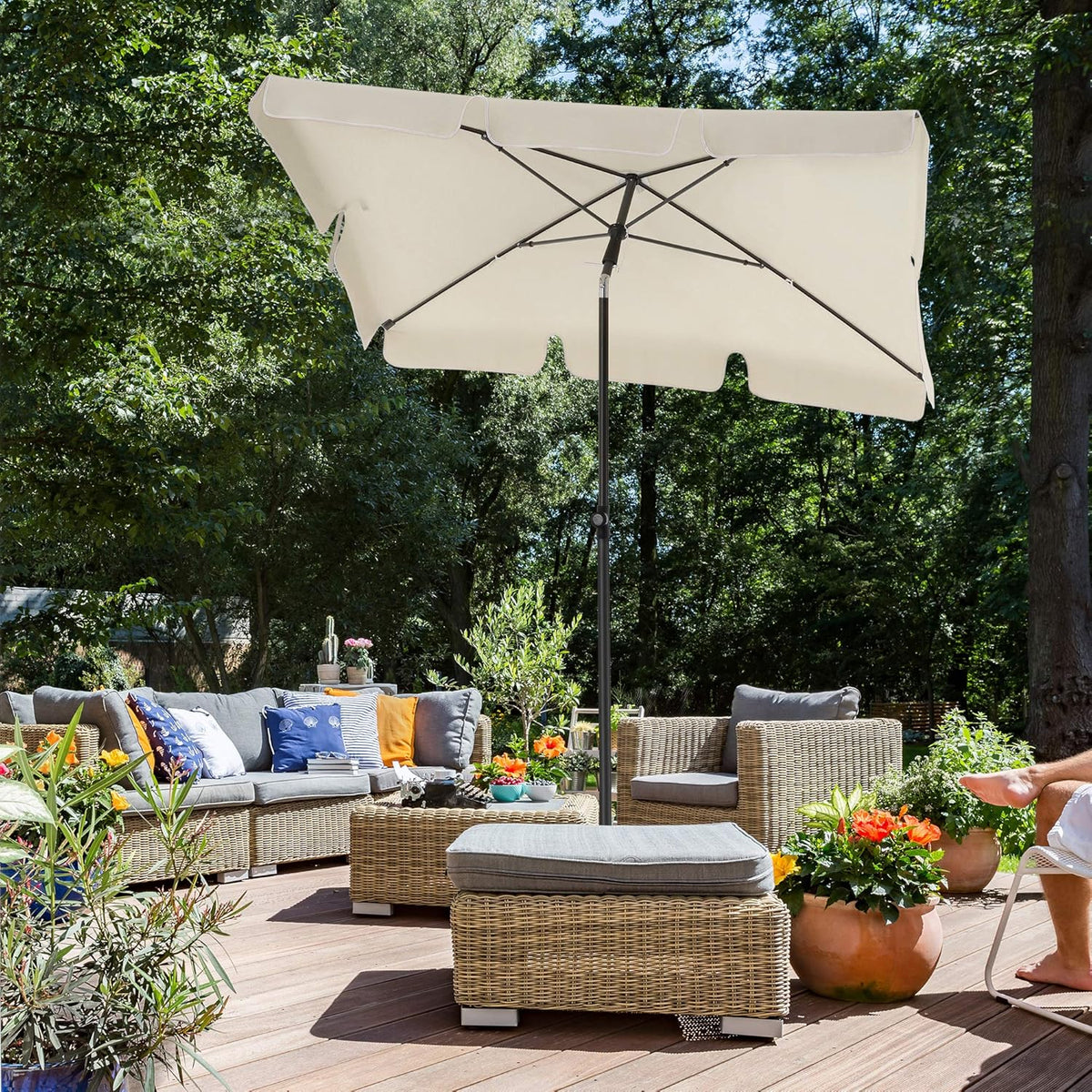 SONGMICS Rechthoekige Balkonparasol 200 x 125 cm, Beige, UV-bescherming tot UPF 50+, Kantelbaar