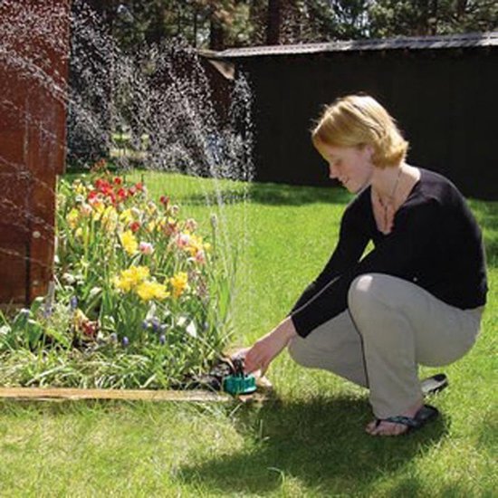 Premium Multifunctional Sprinkler – Voorzien Van 12 Buigbare Sproeikoppen En Grondpin En 35m² Bereik – Voor Gazon En Border – Groen Kunststof – 12 Koppig