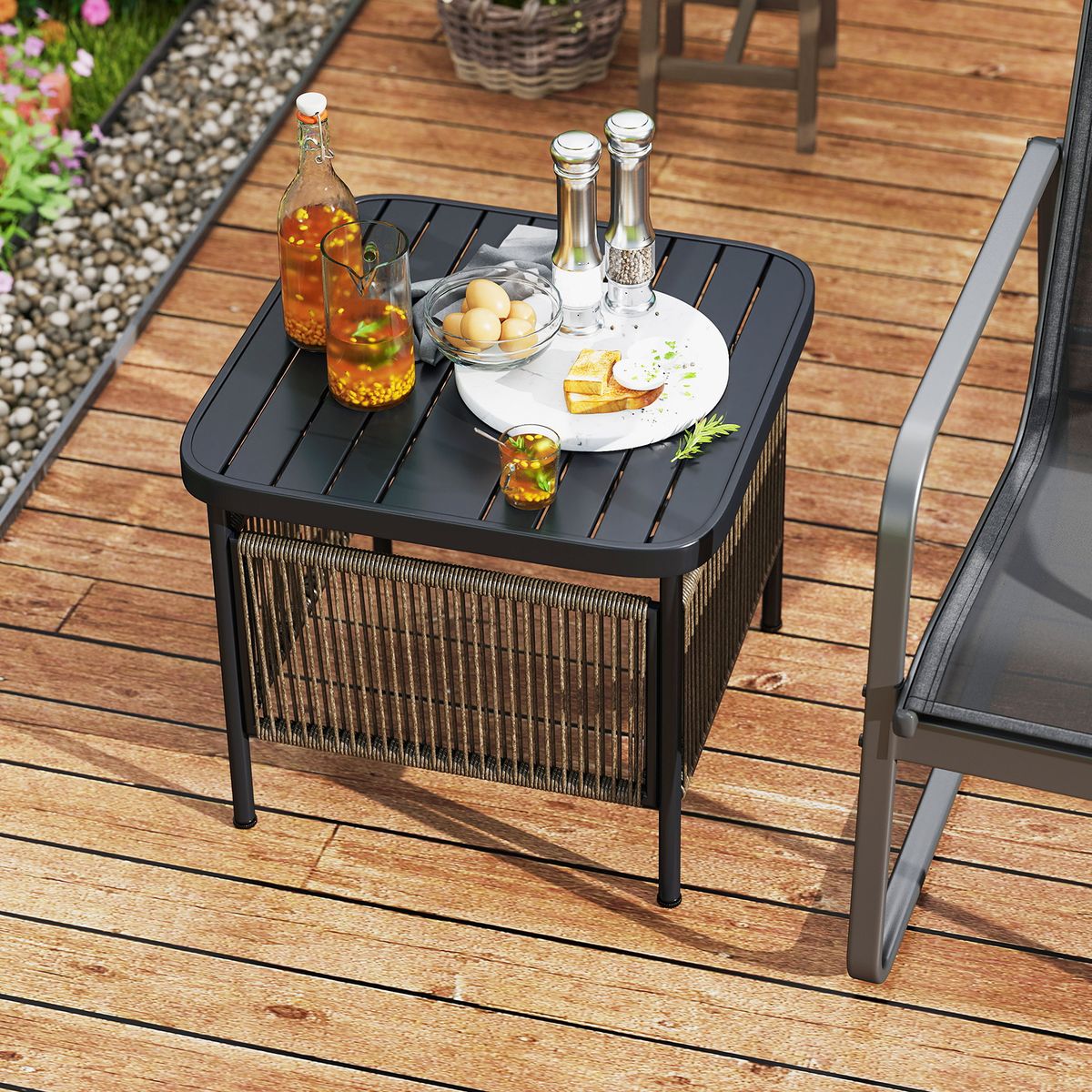 Coast Bijzettafel voor buiten - weerbestendig rattan - met parasolgat - zwart - 56 x 56 x 49 cm