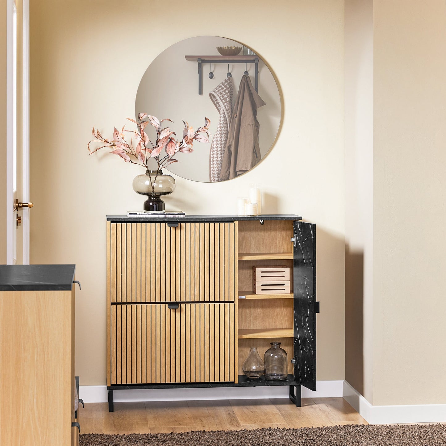 SoBuy FSR203-N Smalle Schoenenkast voor Entree, 2 Kleppen en Zijdeur, Scandinavisch Design, Compact, Zwart en Licht Hout, 90 x 24 x 88 cm