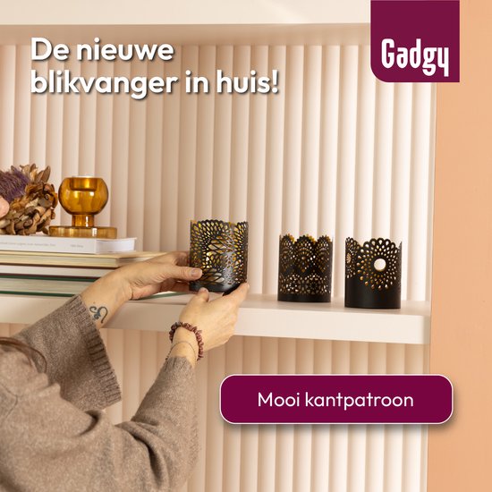 Gadgy Waxinelichthouder Rond - Theelichthouders Set van 3- Decoratie Woonkamer - Sfeerverlichting Binnen - Kaarsenhouders voor Waxinelichten 8.5x10.5 cm - Windlicht Metaal - Zwart/Goud - Cadeau voor Vrouw - Kantpatroon