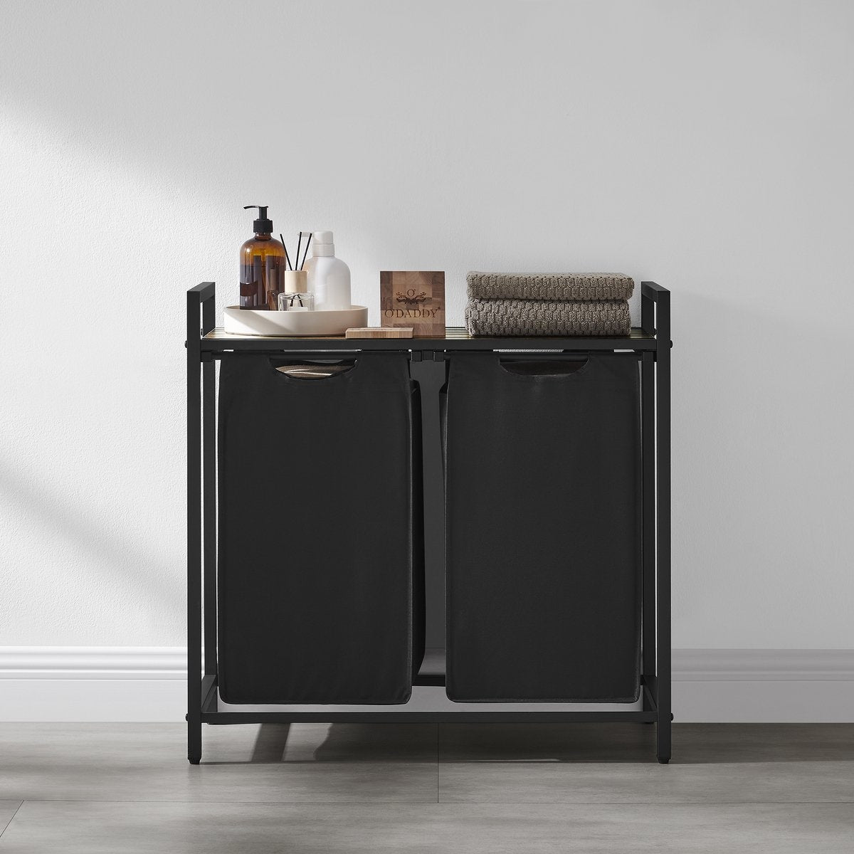 O'DADDY® Wasmand 2 vakken – uitschuifbare wassorteerder met plank - 73 x 33 x 72 cm – metaal - zwart met bruin