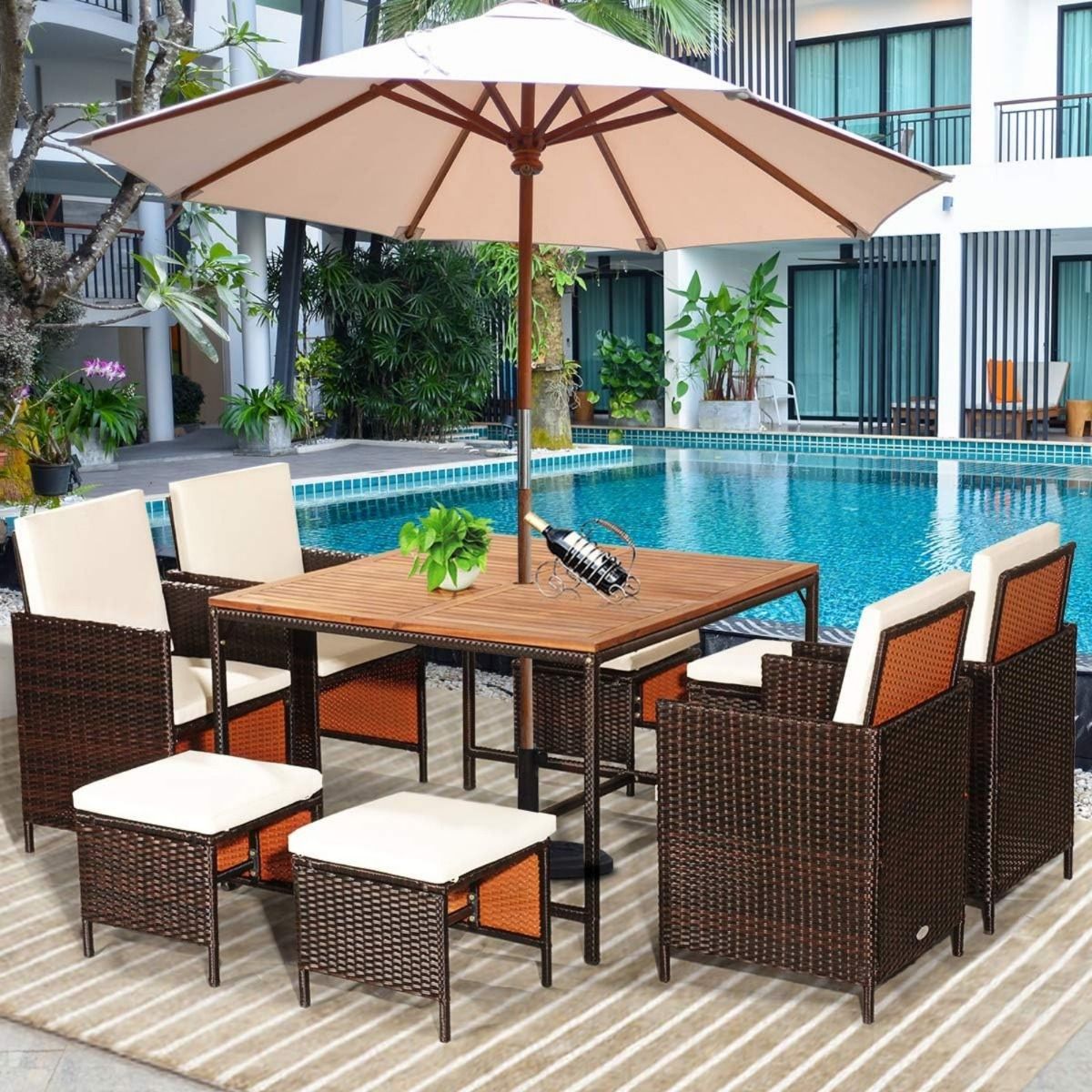 9-Delige Polyrotan Tuinset Bruin/Beige – 110 x 110 cm Tafel – Inklapbare Stoelen & Voetenbank – Weerbestendig Rotan met Acaciahout