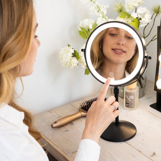 Mirlux Make Up Spiegel met LED Verlichting - 10x Vergroting Licht – Hoogte Verstelbaar - 3 Lichtstanden - Oplaadbaar - Vergrootspiegel Zwart