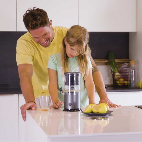 Livington JuiceBoost - draagbare sapcentrifuge op batterijen - 250 ml opvangbak - snoerloos - kleine sapcentrifuge - sapcentrifuge om mee te nemen - slow juicer voor fruit en groenten - vruchtensap