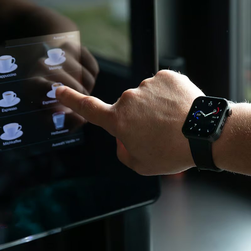 Kendox LifeTracker 2-in-1 Smartwatch en Fitnesshorloge - 6 Slimme Dagelijkse Functies - 18 Sportmodi - Extra Lange Batterijduur