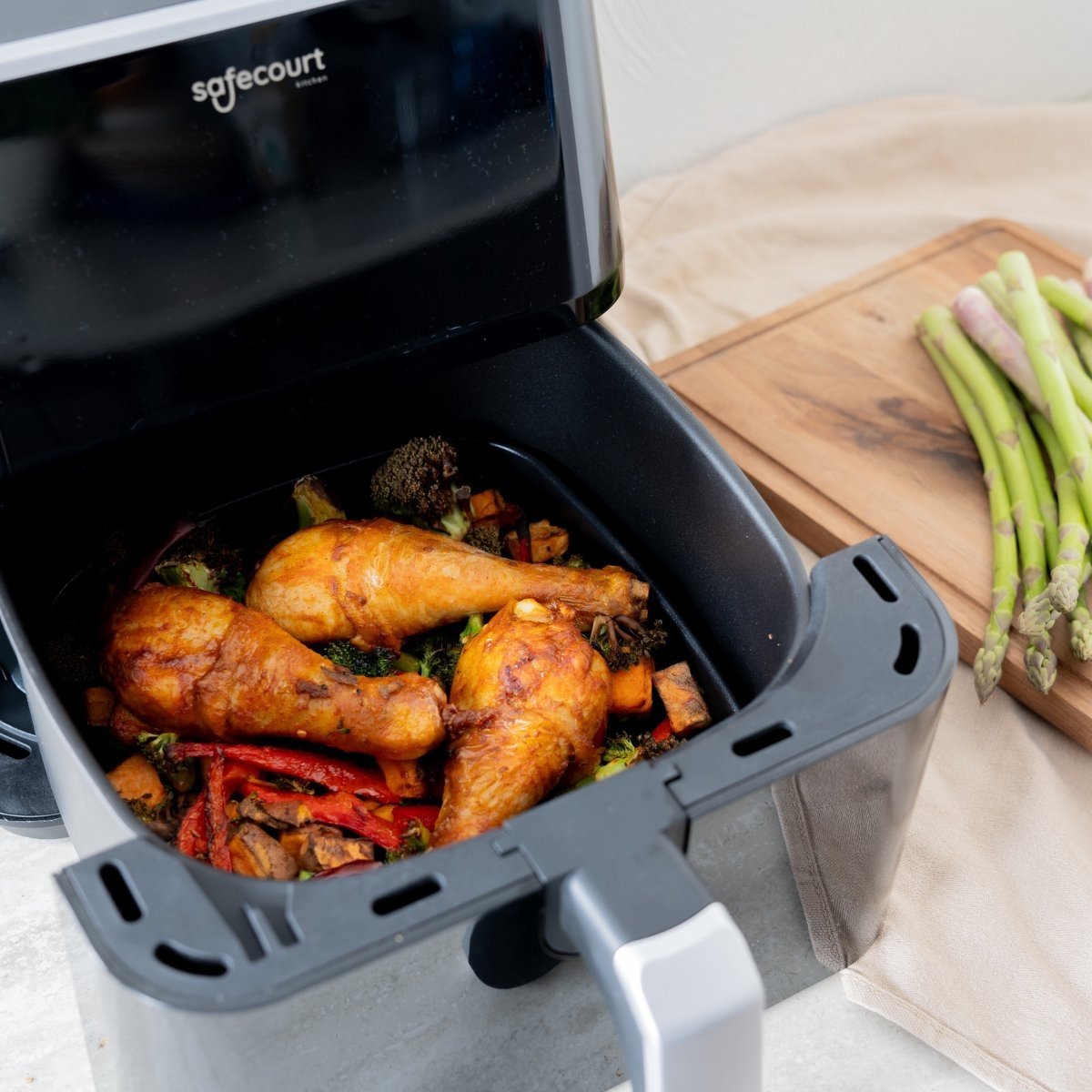 Safecourt Kitchen Airfryer - Heteluchtfriteuse - 1700W - 5L Inhoud - 40ºC tot 200ºC - Zwart