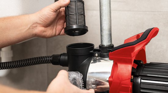Huishoudwaterpomp - Scheppach - HWW1400c -1300 W - 6000 L/h - 4,8 bar - Max. leveringshoogte 44m - 24 L Tankinhoud