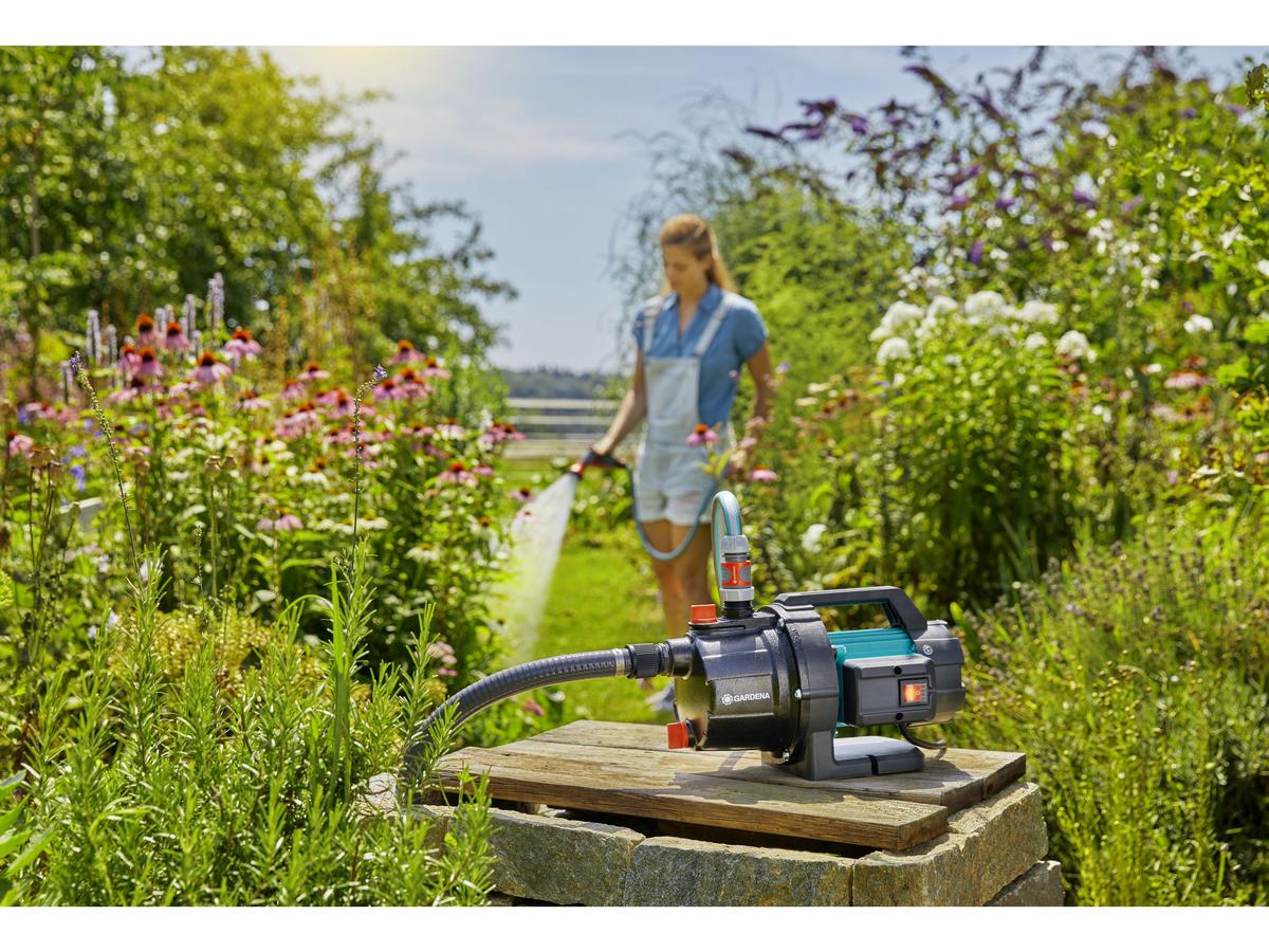 Gardena Besproeiingspomp 3700/4 Basic - 800 W - 3.700 l/u - Gietijzer - 41 m opvoerhoogte