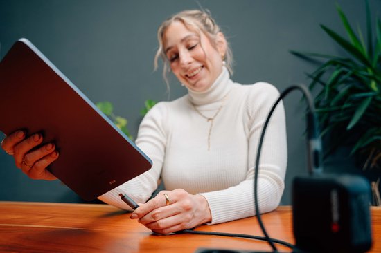 Verbatim Sync & Charge Kabel Usb-C Naar Usb-C 40Gb/S 240W Voor Telefoons