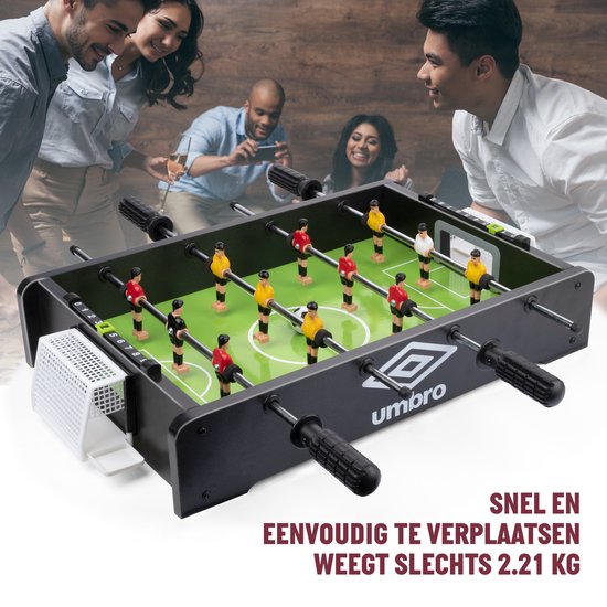 Umbro Tafelvoetbal - Tafelmodel - met 12 Spelers - Incl. 2 Mini Voetballen - Tafelvoetbalspel - Zwart