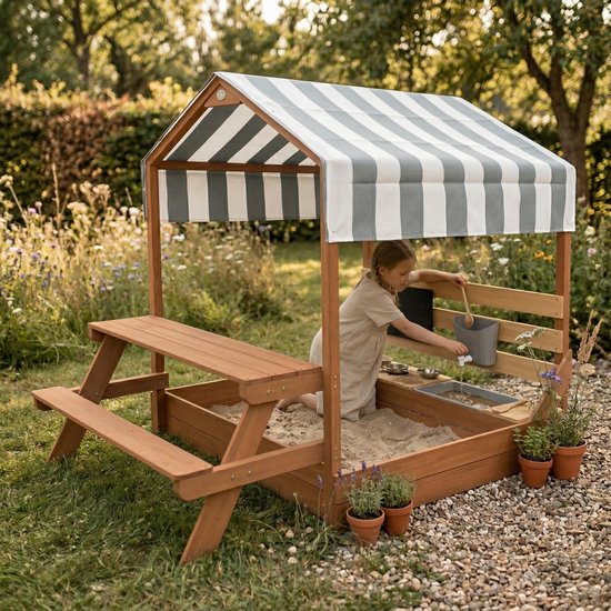 AXI Bo Zandbak & Speelhuisje 159 x 105 cm met Speelkeuken en Picknicktafel Bruin – FSC hout – Met Krijtbord en 6-delig Zandbak Accessoireset – Inclusief afdekzeil en gronddoek – 10 jaar garantie