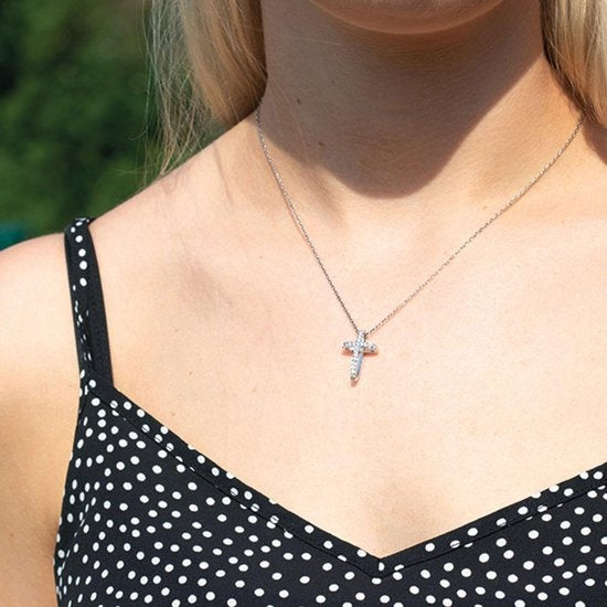 Yolora Dames Ketting met Kruis Hanger en Kalpa Camaka Kristallen - Zilver kleurig - 18K Witgoud Verguld - Cadeauverpakking